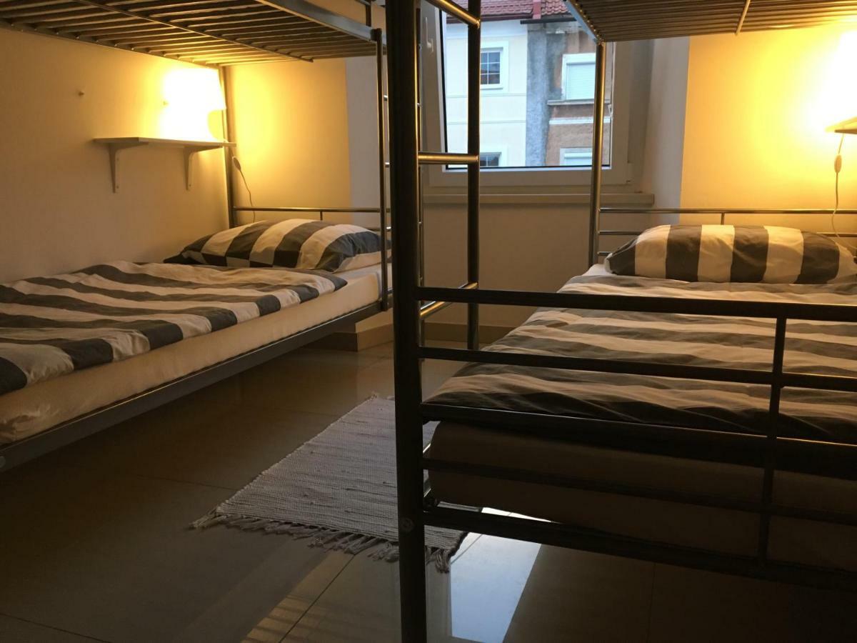 פוסטוינה Eagle'S Nest Hostel מראה חיצוני תמונה