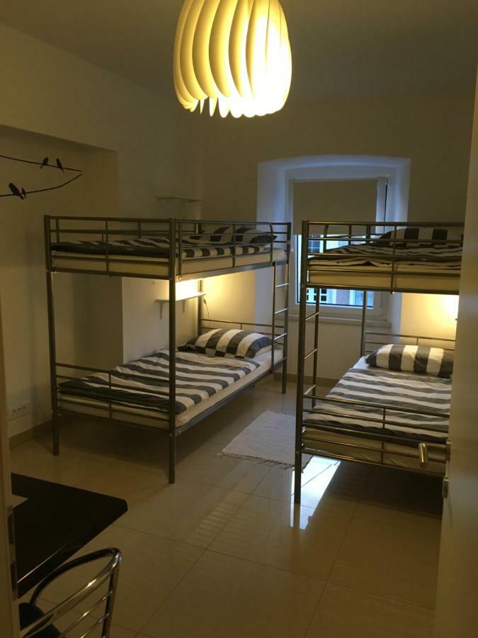 פוסטוינה Eagle'S Nest Hostel מראה חיצוני תמונה