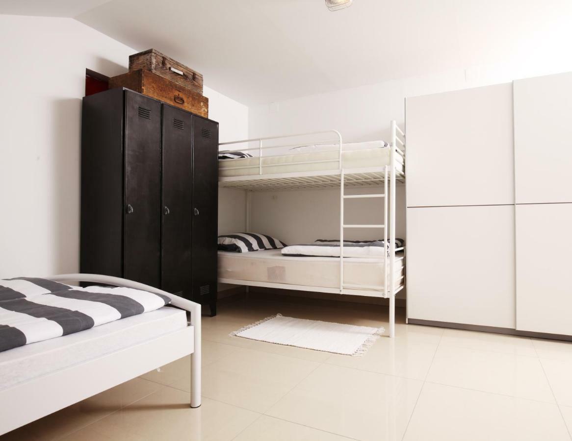 פוסטוינה Eagle'S Nest Hostel מראה חיצוני תמונה