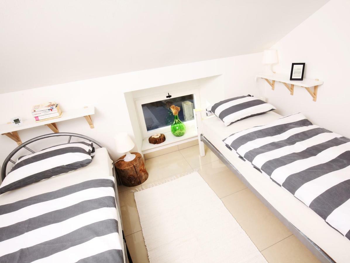 פוסטוינה Eagle'S Nest Hostel מראה חיצוני תמונה